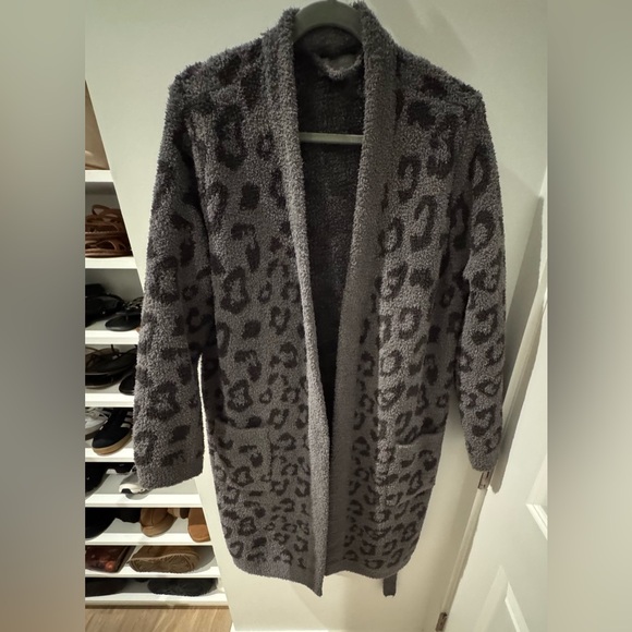 Barefoot Dreams Cozy Chic Graphite Carbon Gray Leopard Print Robe. M. Like New! - Picture 6 of 10